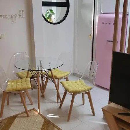 La Fiesta, 250 M To The Sea Swimming Pool *